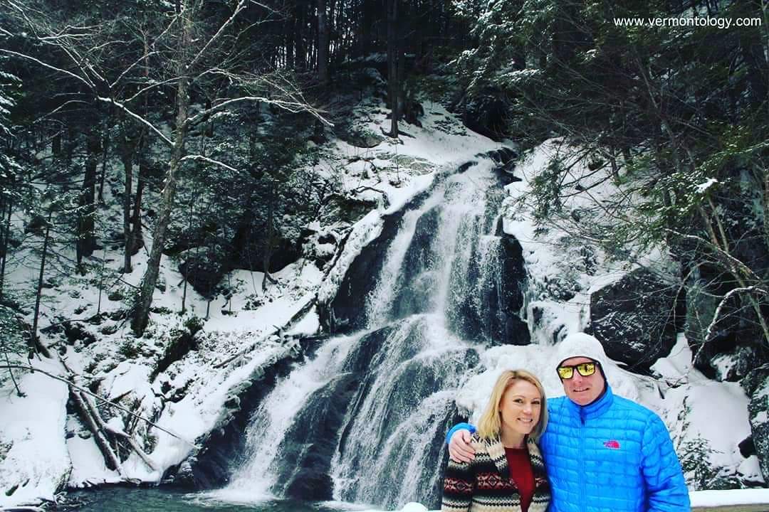frozen-waterfall-vermontology-guided-tours